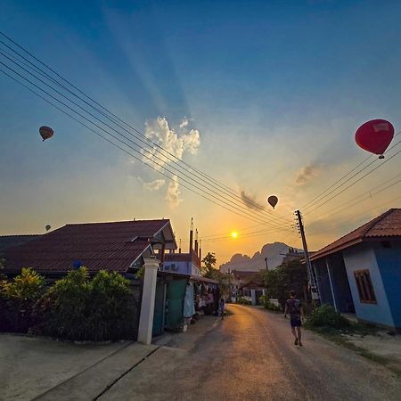 Saphaothong Guesthouse Vang Vieng Exteriér fotografie