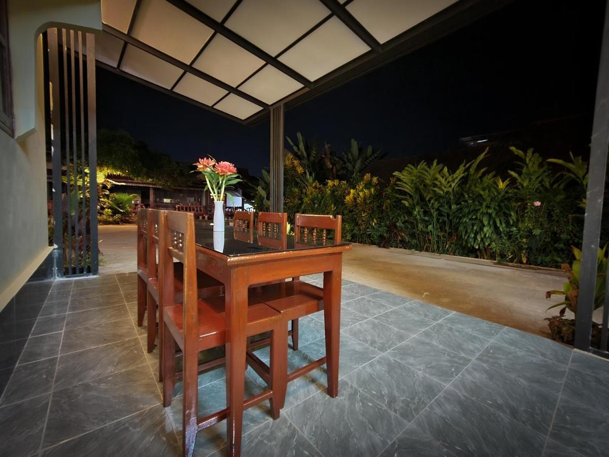 Saphaothong Guesthouse Vang Vieng Exteriér fotografie