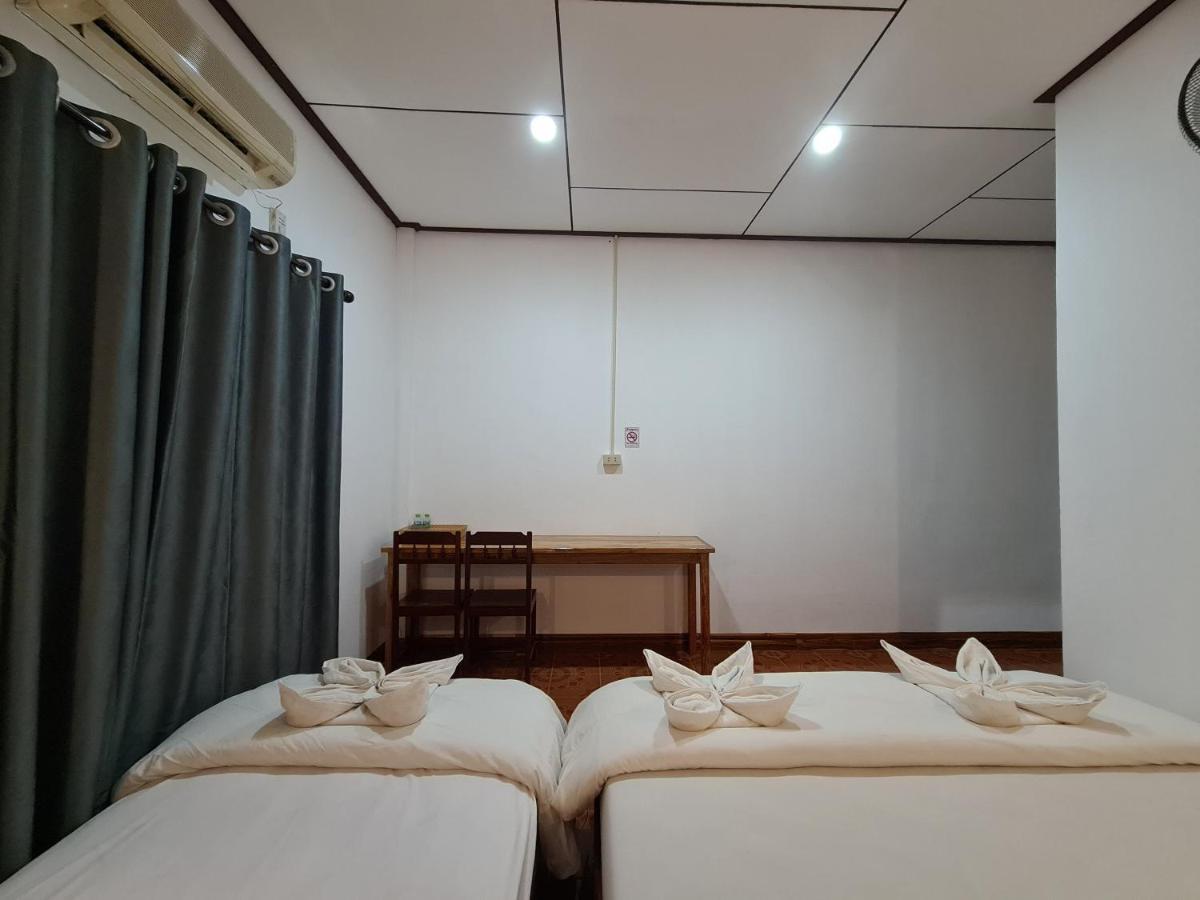 Saphaothong Guesthouse Vang Vieng Exteriér fotografie