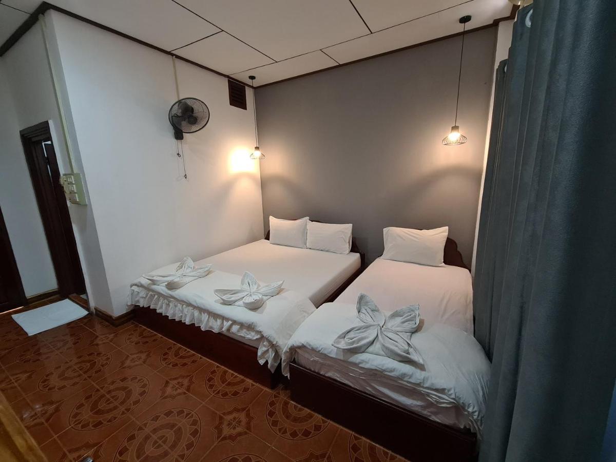 Saphaothong Guesthouse Vang Vieng Exteriér fotografie