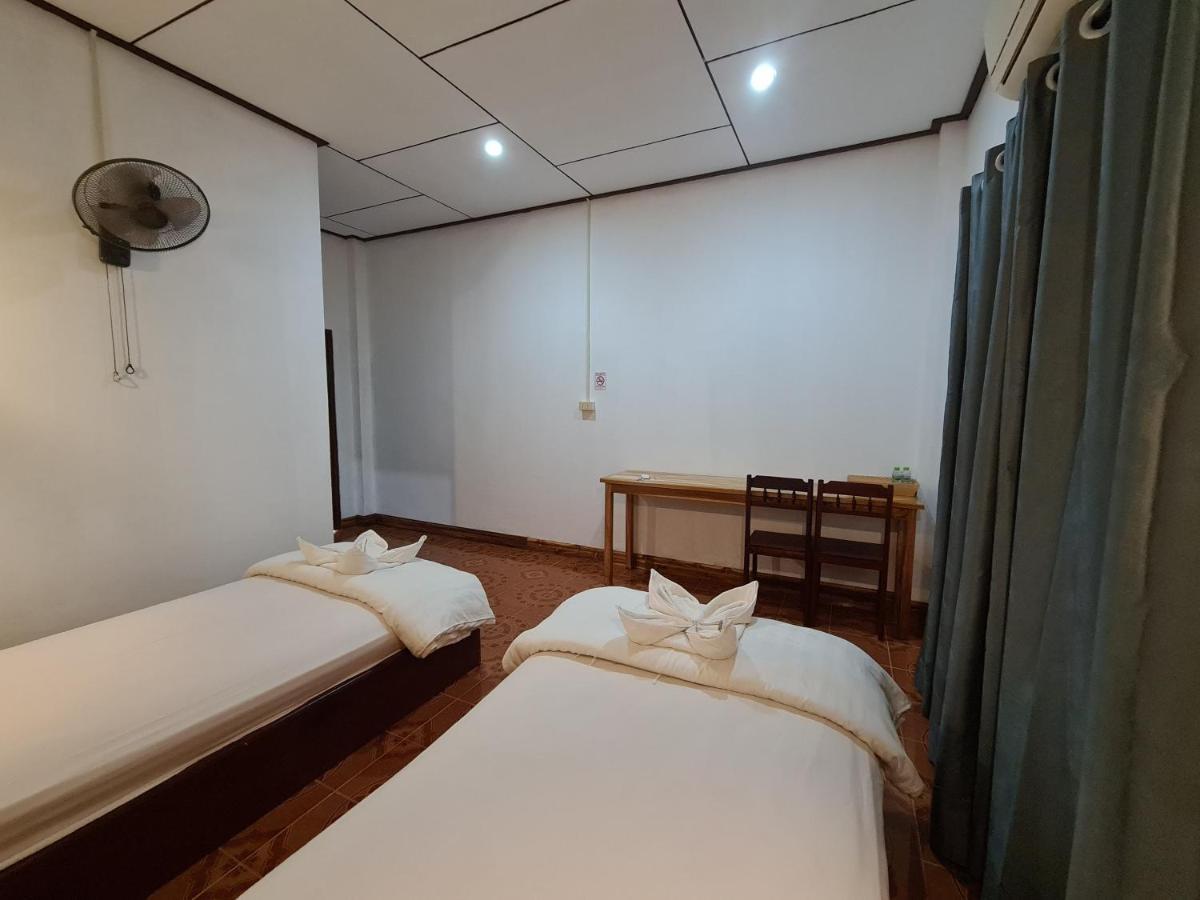 Saphaothong Guesthouse Vang Vieng Exteriér fotografie