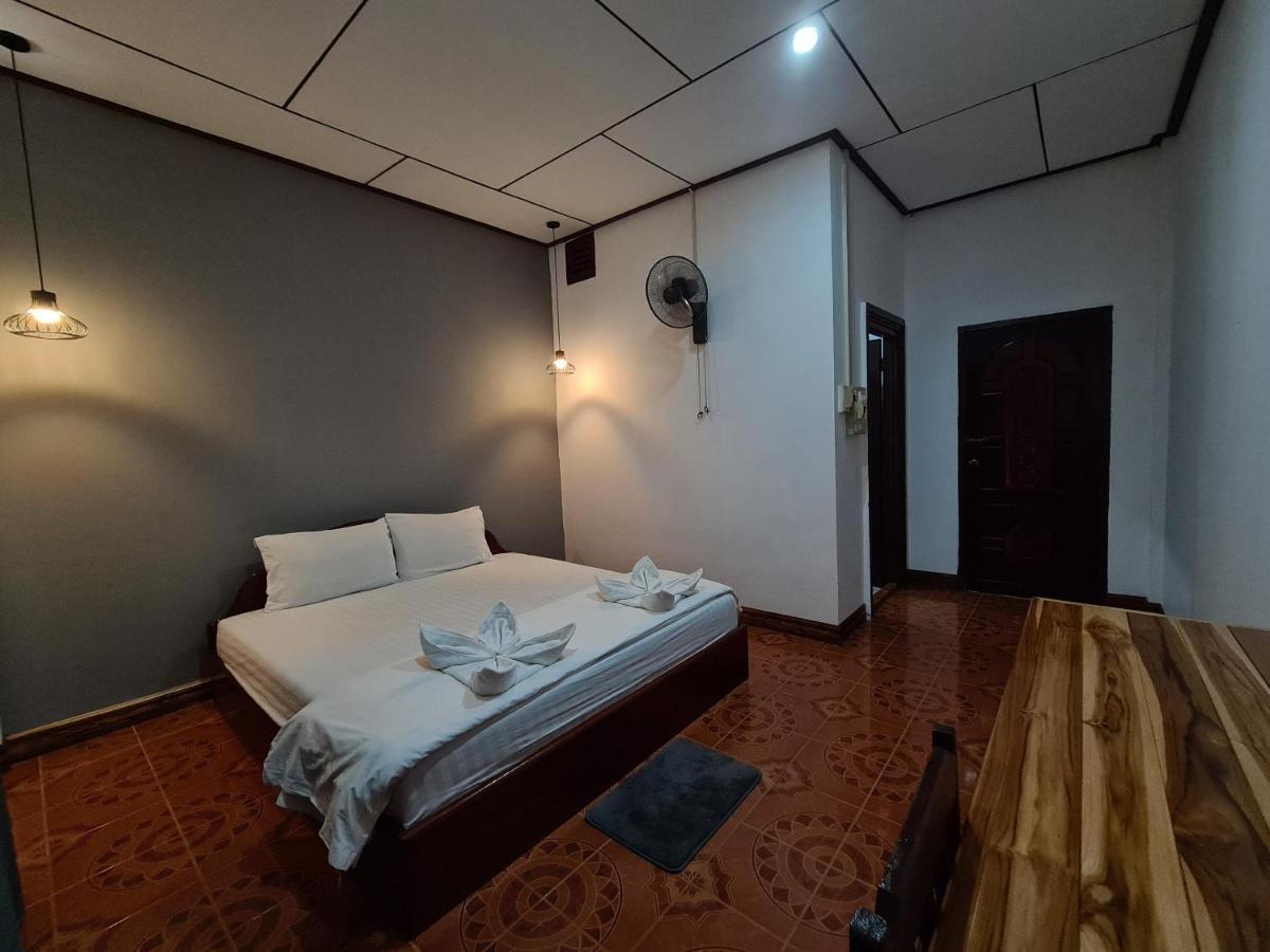 Saphaothong Guesthouse Vang Vieng Exteriér fotografie