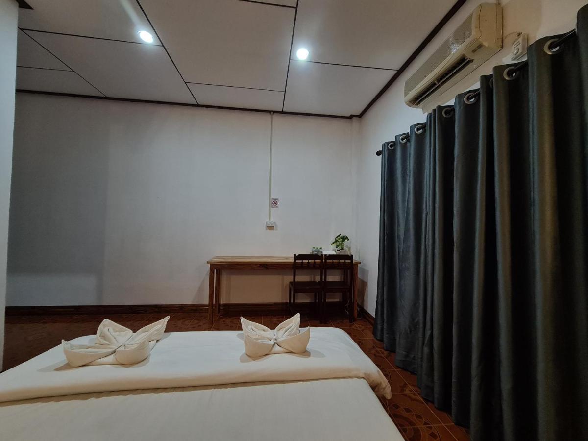 Saphaothong Guesthouse Vang Vieng Exteriér fotografie
