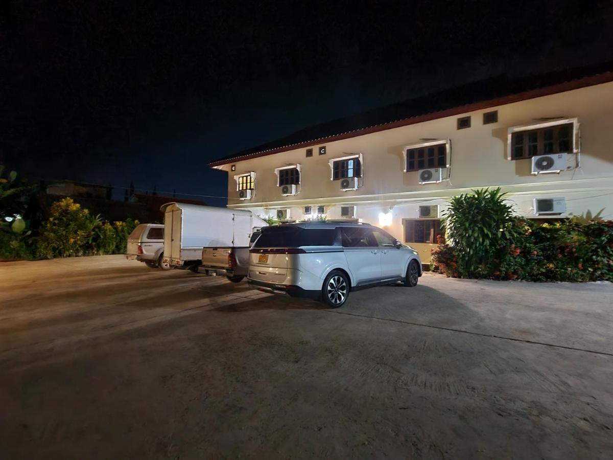 Saphaothong Guesthouse Vang Vieng Exteriér fotografie