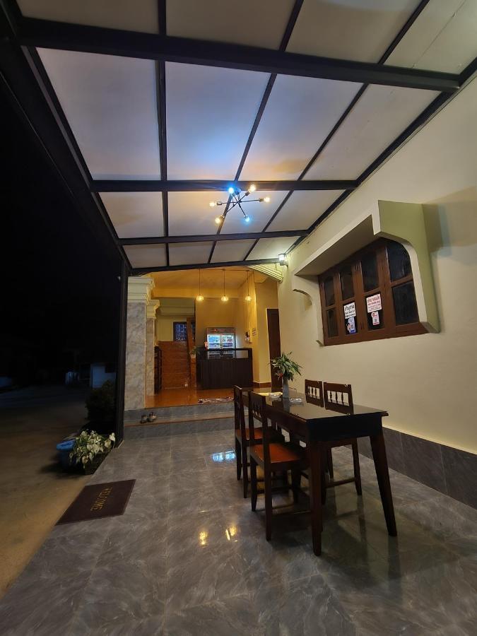 Saphaothong Guesthouse Vang Vieng Exteriér fotografie