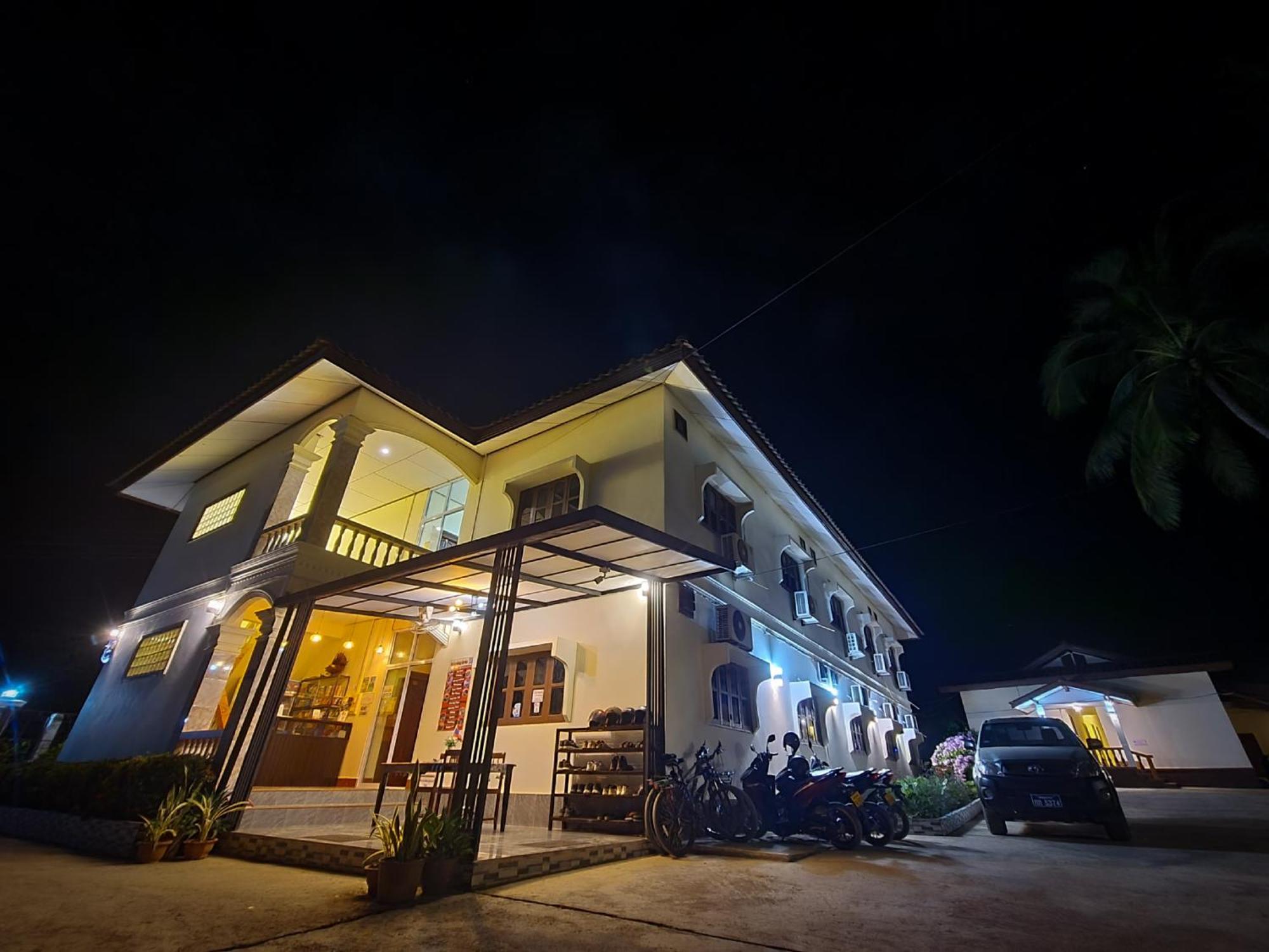 Saphaothong Guesthouse Vang Vieng Exteriér fotografie