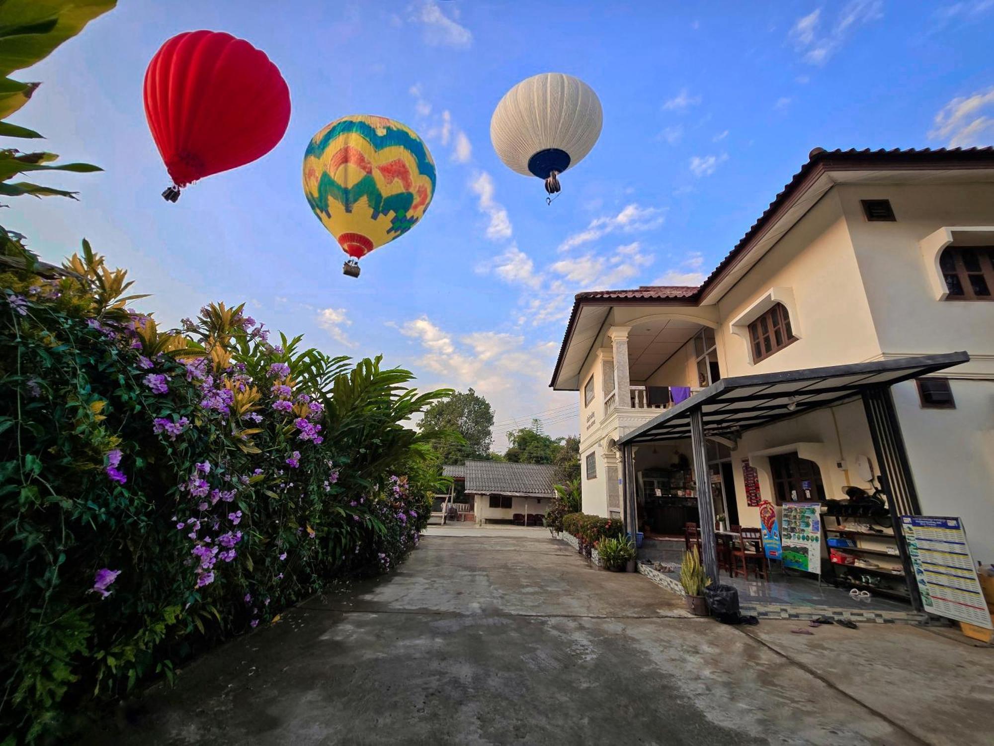 Saphaothong Guesthouse Vang Vieng Exteriér fotografie